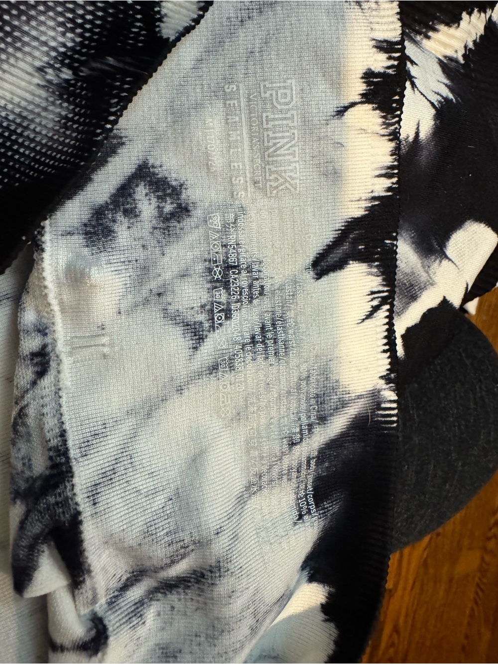 Black & White Tie-Dye Kids Leggings Victoria Secrets PINK - Picture 4 of 4